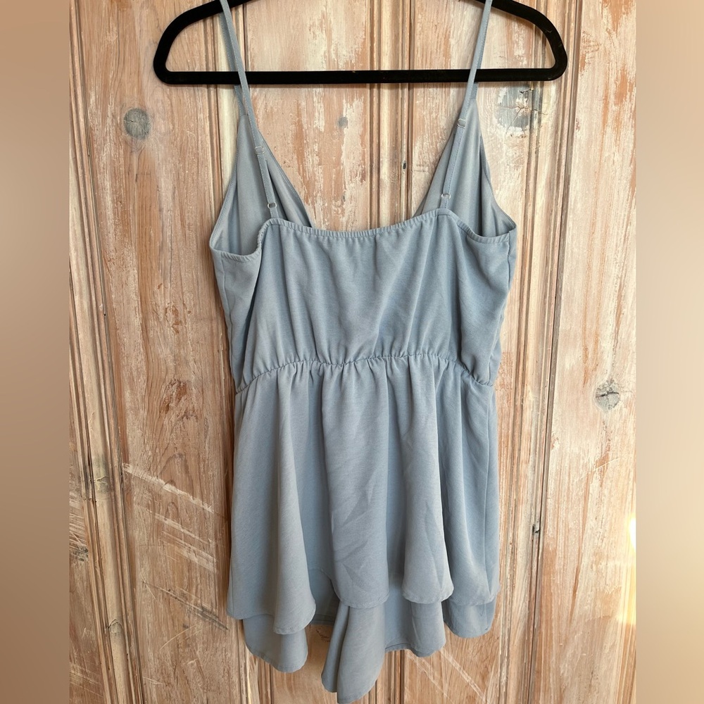 AKIRA Romper Flowing Layered Bottom Vacation Blue Gray Size Large - Picture 9 of 11